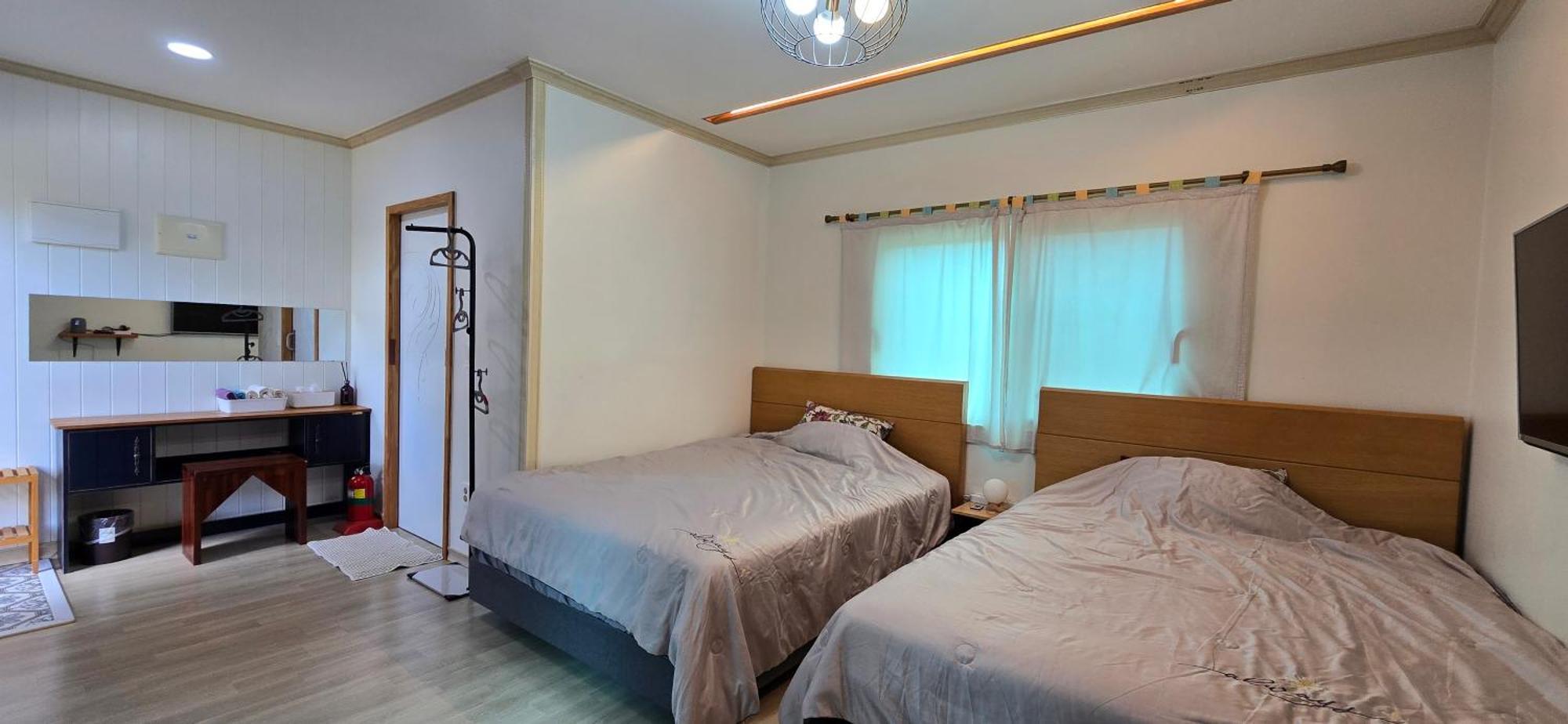 Wind Jeju Cafe & Pension ซอกวีโพ ภายนอก รูปภาพ