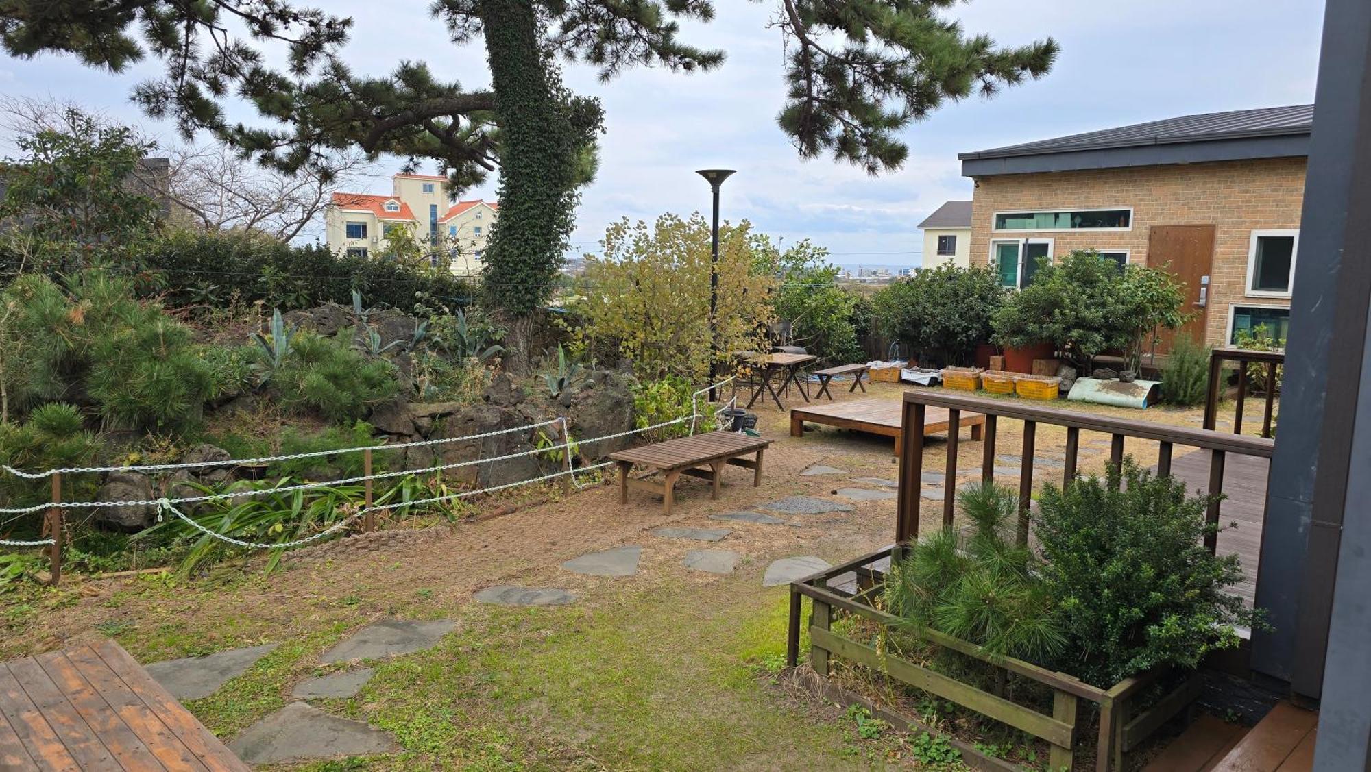 Wind Jeju Cafe & Pension ซอกวีโพ ภายนอก รูปภาพ