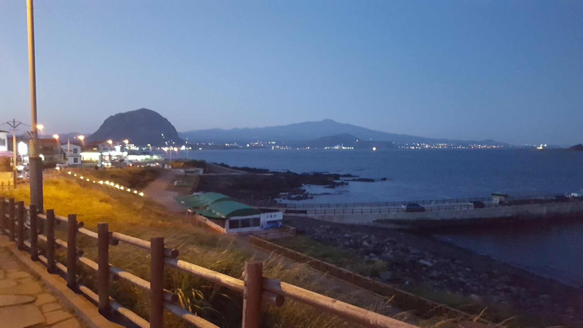 Wind Jeju Cafe & Pension ซอกวีโพ ภายนอก รูปภาพ