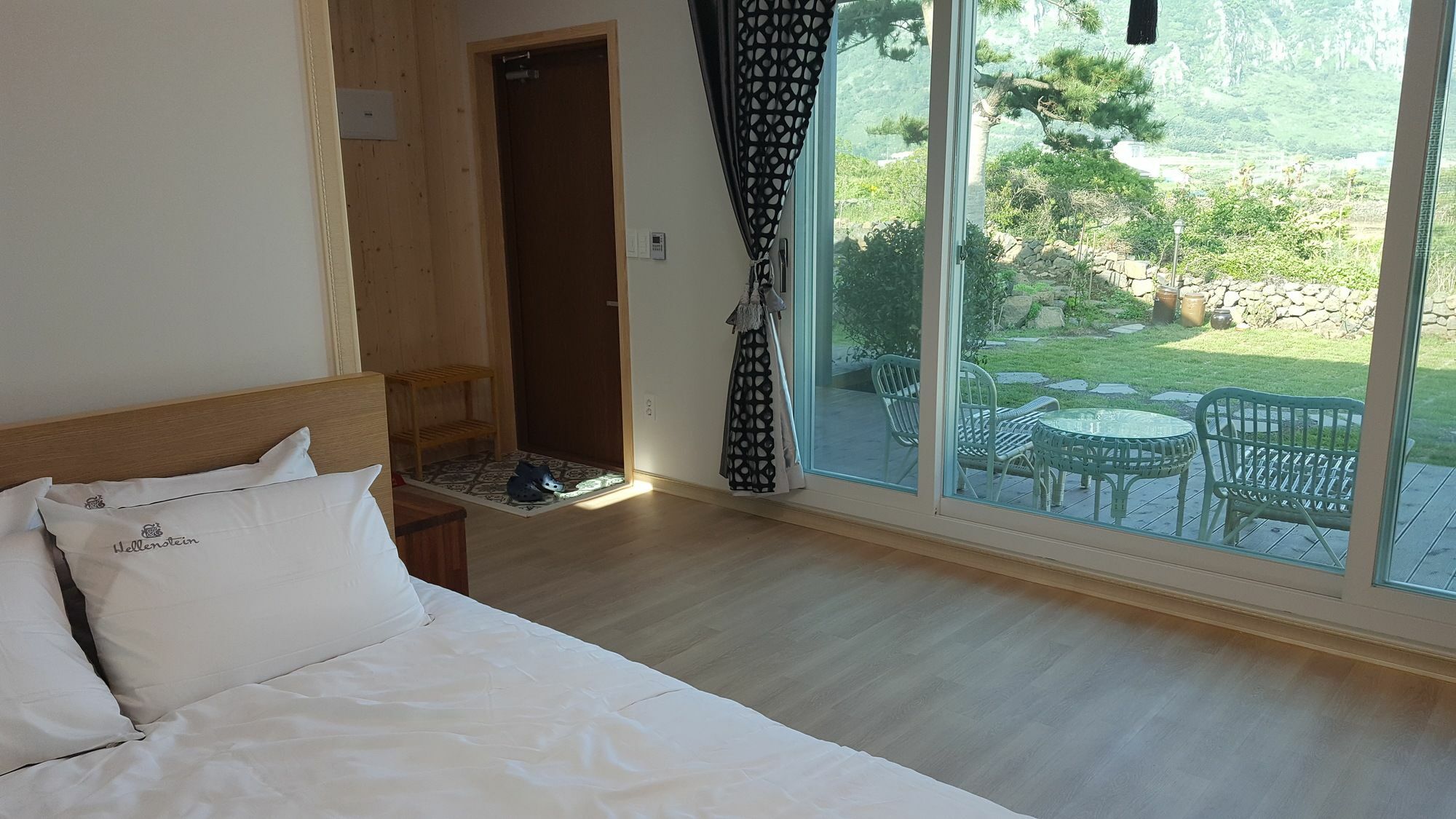 Wind Jeju Cafe & Pension ซอกวีโพ ภายนอก รูปภาพ