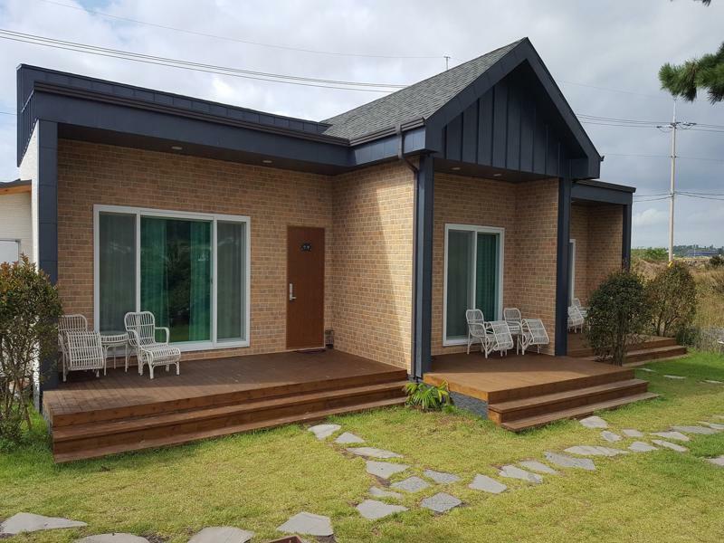 Wind Jeju Cafe & Pension ซอกวีโพ ภายนอก รูปภาพ